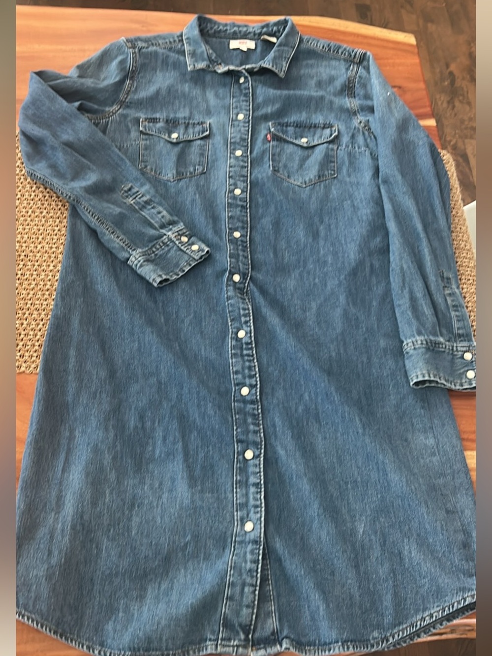 Levi’s Denim Snap Dress fits like an 8/10